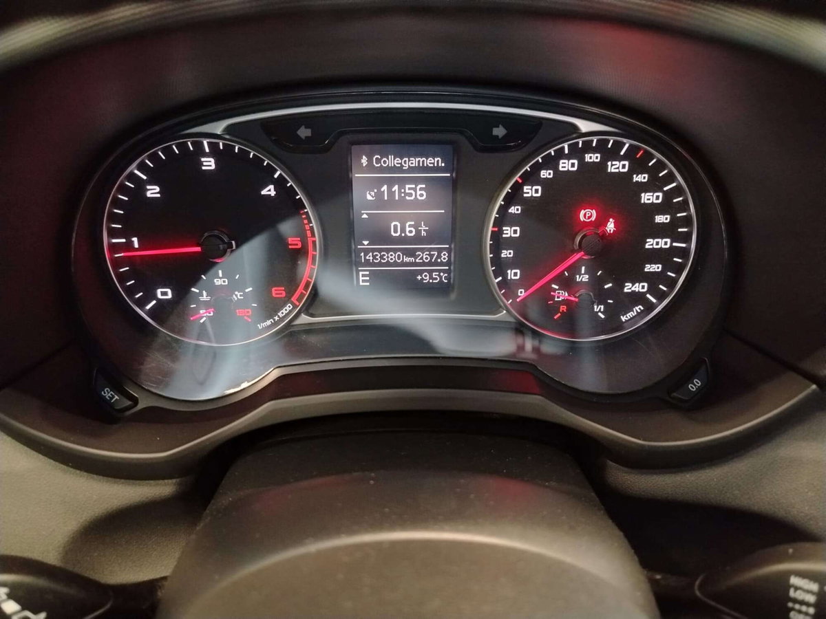 Audi A1 Sportback 1.6 TDI 116 CV Sport (12)