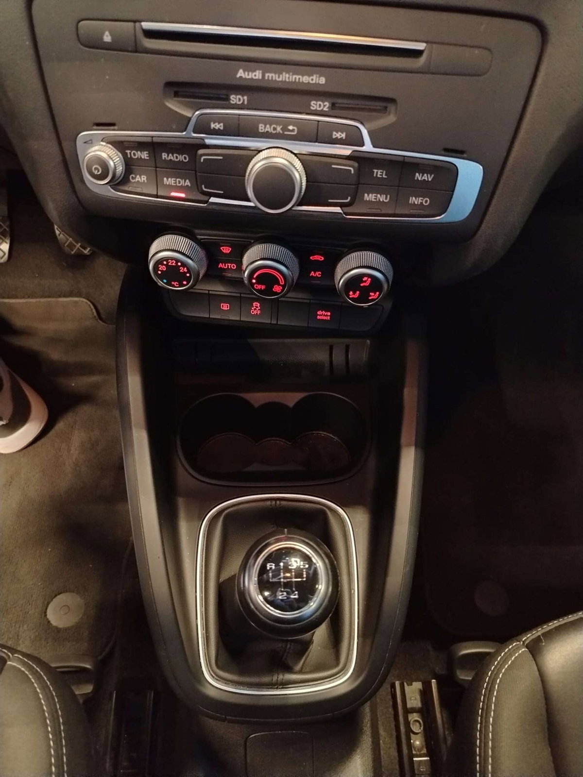 Audi A1 Sportback 1.6 TDI 116 CV Sport (13)
