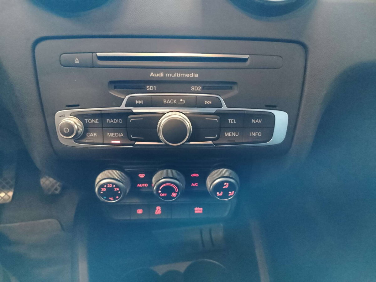 Audi A1 Sportback 1.6 TDI 116 CV Sport (14)