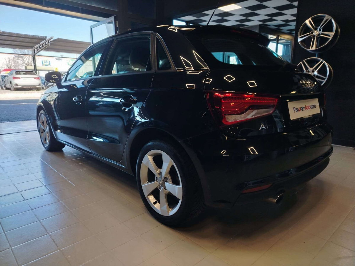 Audi A1 Sportback 1.6 TDI 116 CV Sport (3)