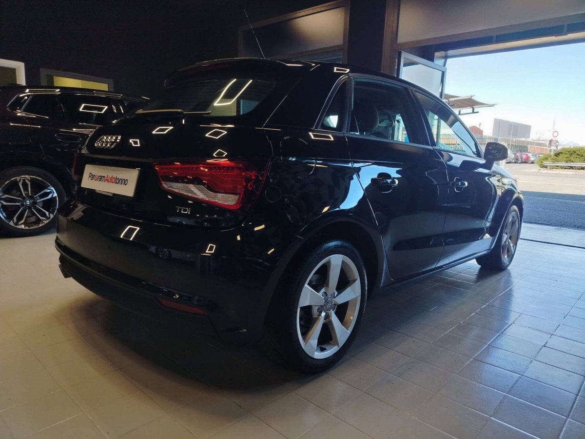 Audi A1 Sportback 1.6 TDI 116 CV Sport (5)