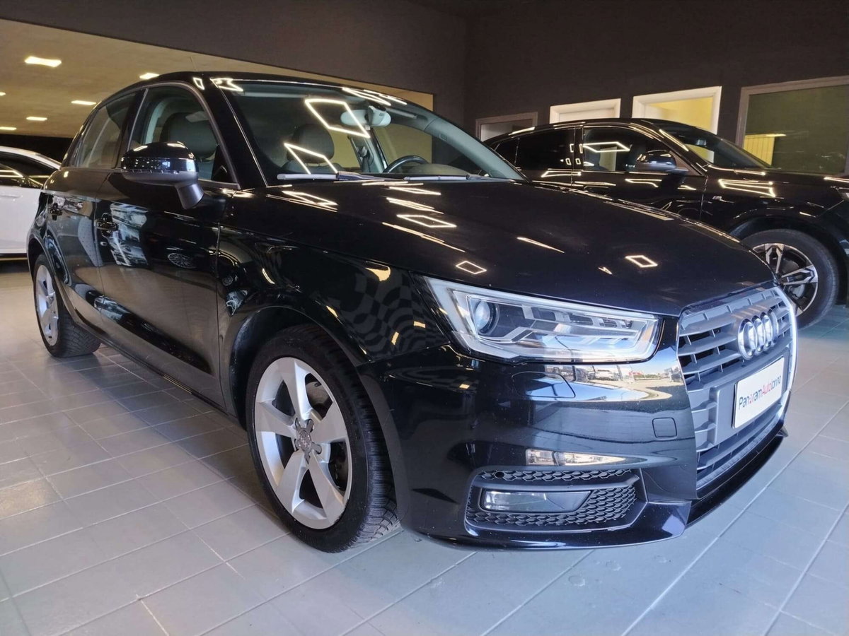 Audi A1 Sportback 1.6 TDI 116 CV Sport (6)