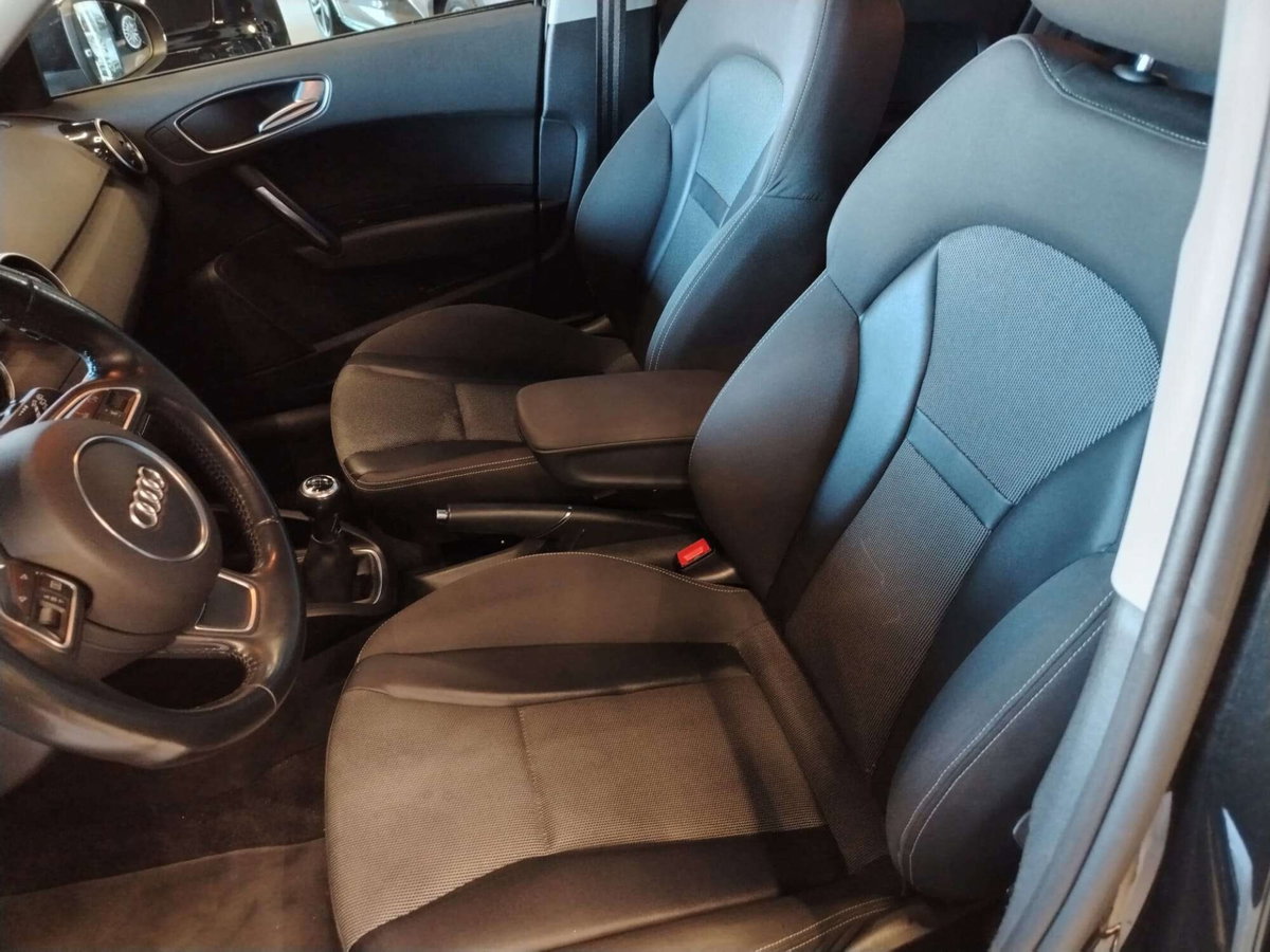 Audi A1 Sportback 1.6 TDI 116 CV Sport (8)