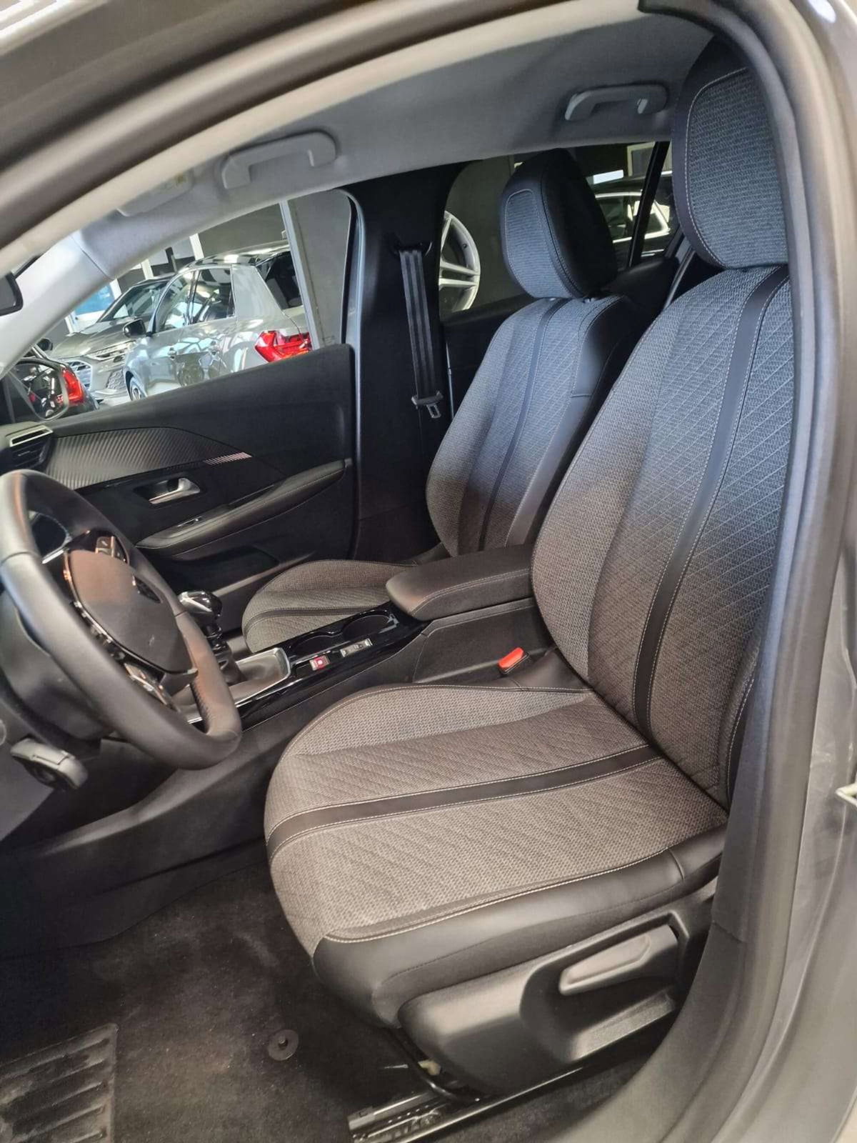 Peugeot 208 PureTech 100 Stop&Start 5 porte Allure (11)