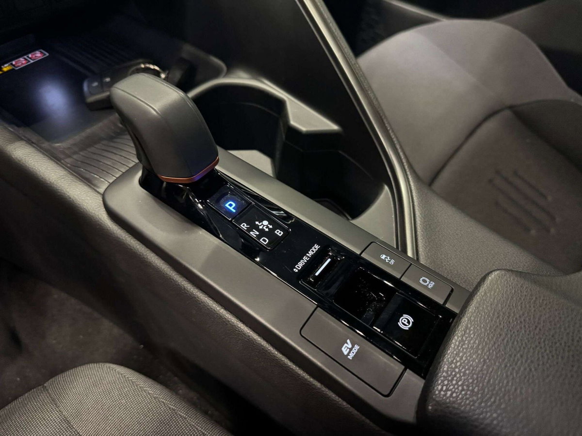 Toyota Toyota C-HR 1.8 hv Lounge fwd e-cvt (17)