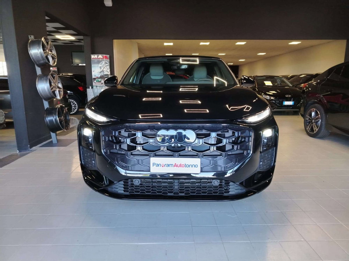 Audi Q3 Sportback 35 2.0 tdi Identity Black s-tronic (2)