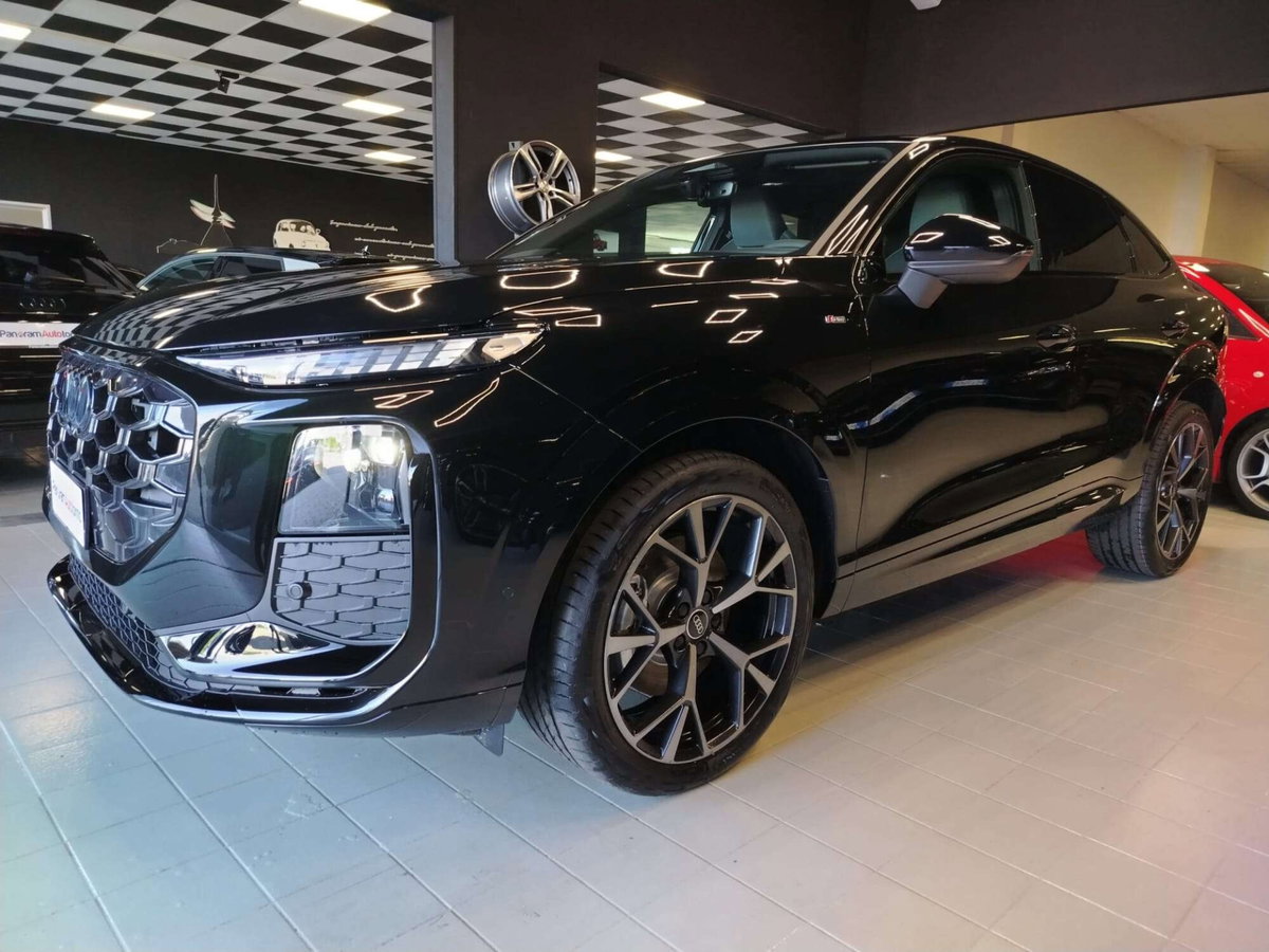 Audi Q3 Sportback 35 2.0 tdi Identity Black s-tronic (3)