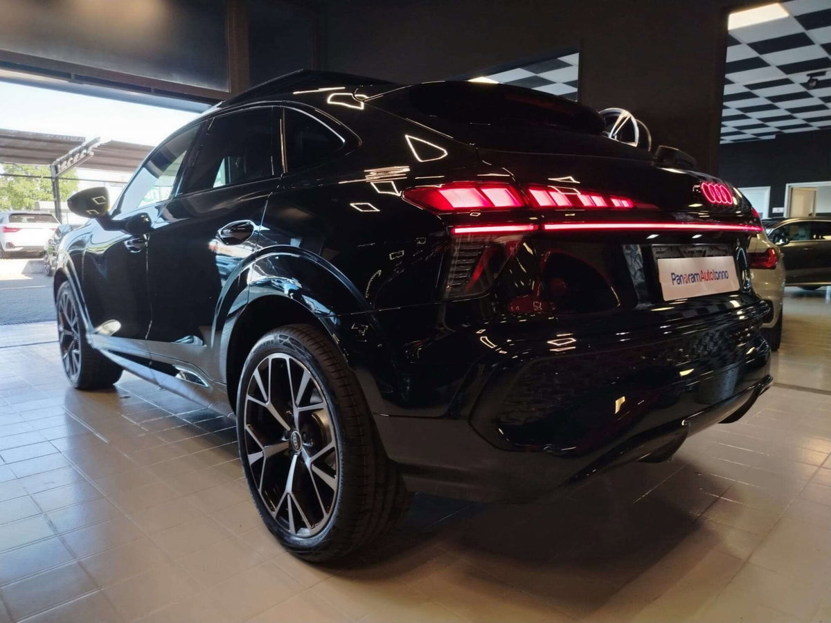 Audi Q3 Sportback 35 2.0 tdi Identity Black s-tronic (5)