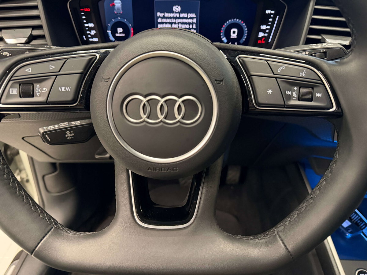 Audi A1 Sportback 30 1.0 tfsi Identity Black 116cv s-tronic (18)