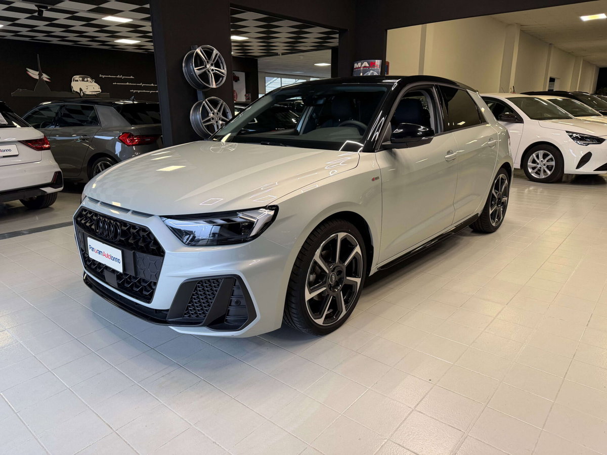 Audi A1 Sportback 30 1.0 tfsi Identity Black 116cv s-tronic (3)