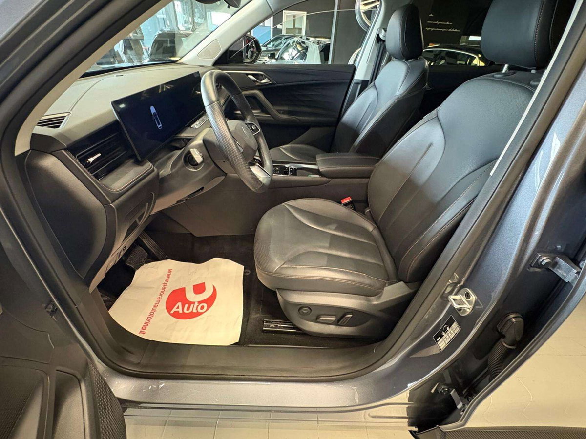 Mg HS 1.5 Luxury auto (19)