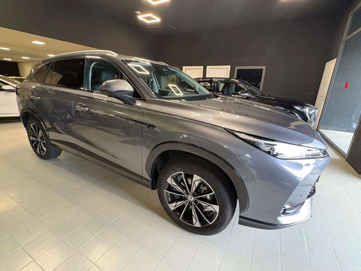 Mg HS 1.5 Luxury auto (3)
