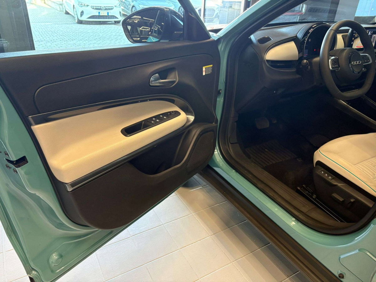 Fiat 600 1.2 hybrid La Prima 110cv auto (11)