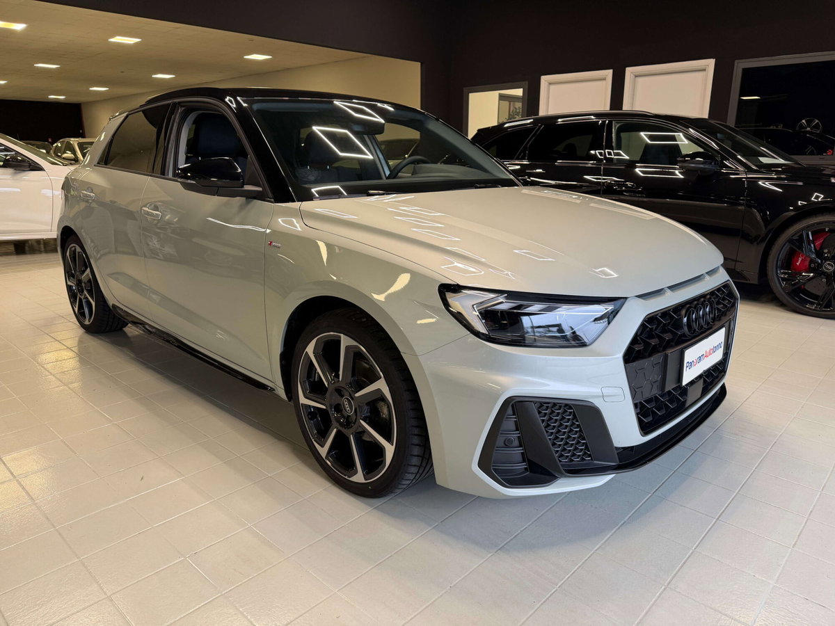 Audi A1 Sportback 30 1.0 tfsi Identity Black 116cv s-tronic