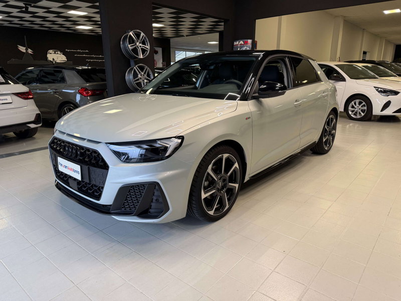 Audi A1 Sportback 30 1.0 tfsi Identity Black 116cv s-tronic