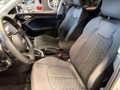 Audi A1 Sportback 30 1.0 tfsi Identity Black 116cv s-tronic (12)
