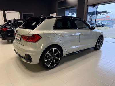 Audi A1 Sportback 30 1.0 tfsi Identity Black 116cv s-tronic (5)
