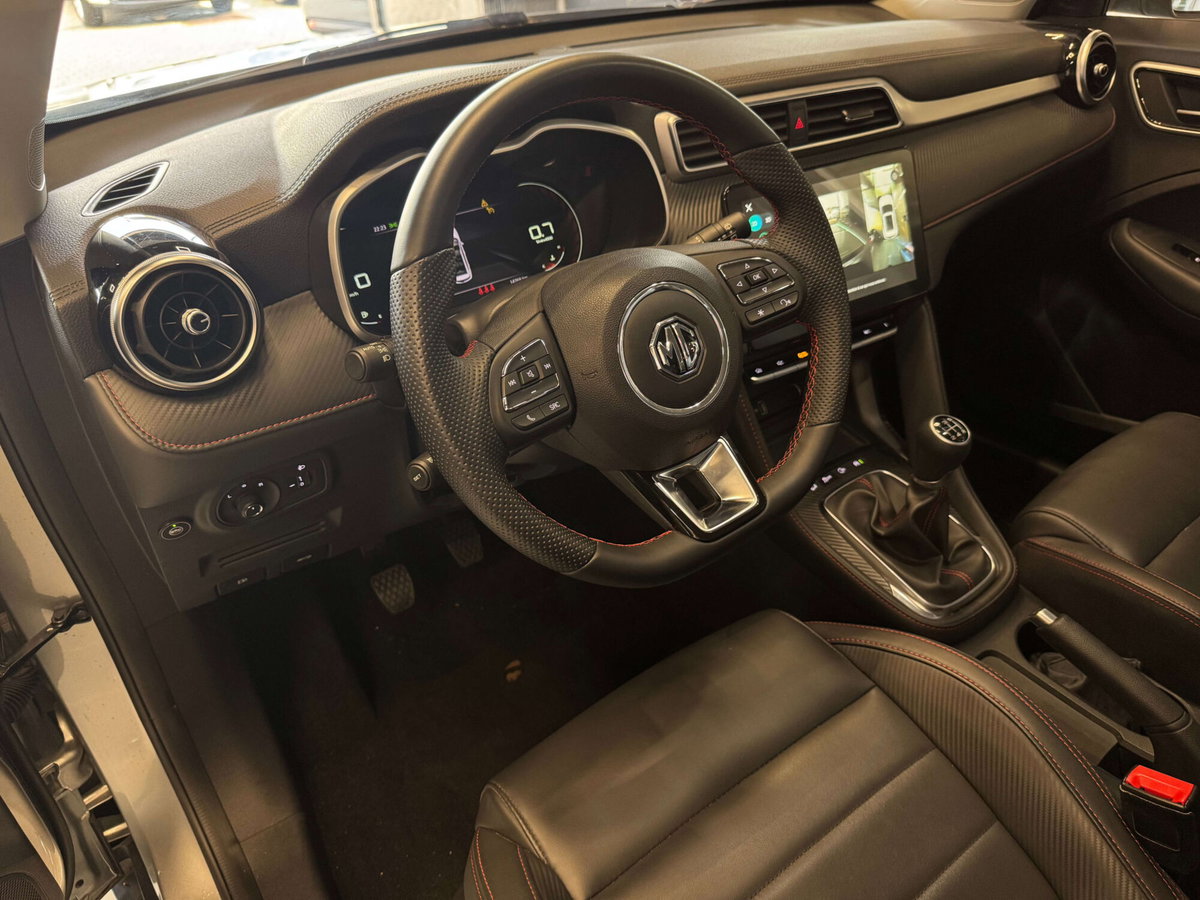 Mg ZS ZS 1.5 Luxury (13)