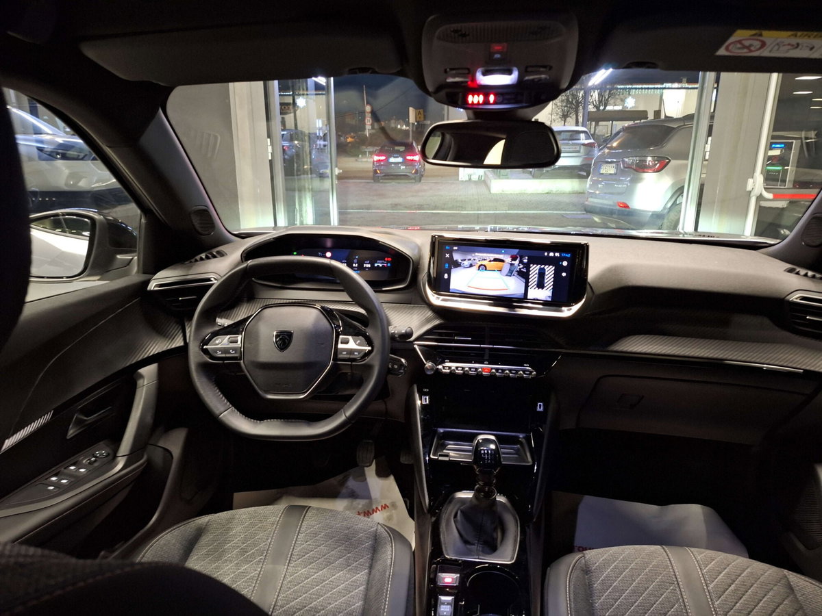Peugeot 2008 PureTech 100 S&S Allure (14)