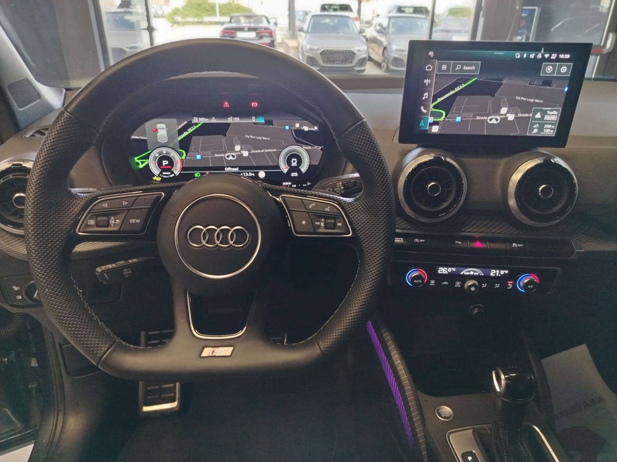 Audi Q2 35 2.0 tdi Identity Black s-tronic (13)