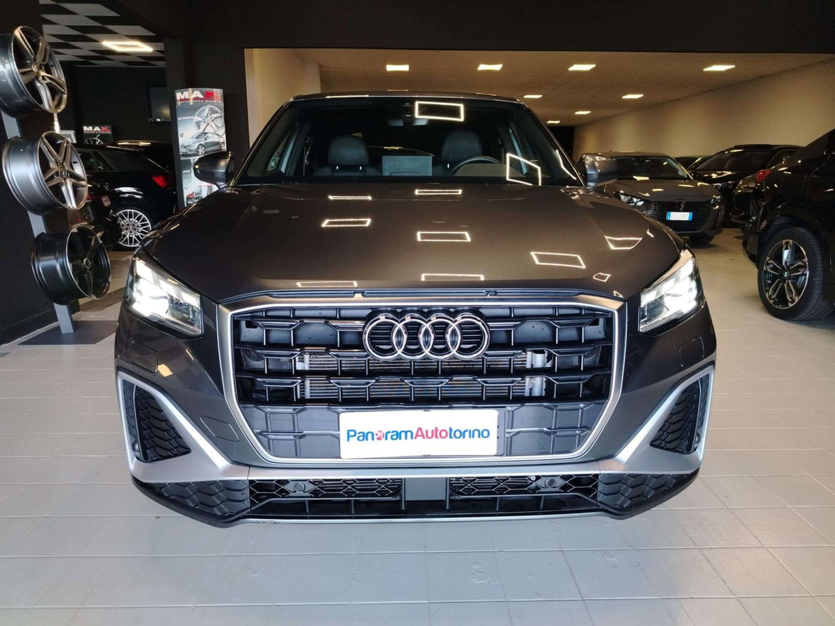 Audi Q2 35 2.0 tdi Identity Black s-tronic (2)