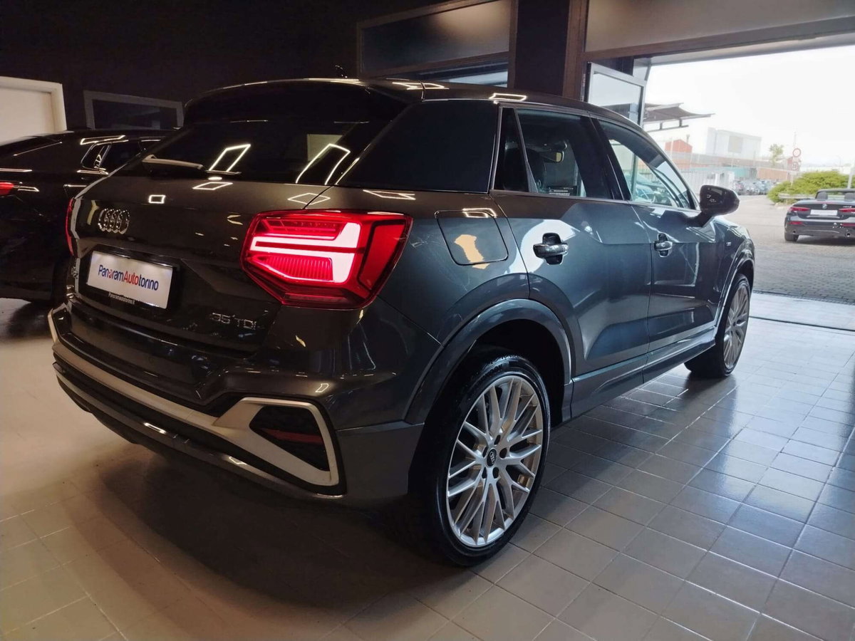 Audi Q2 35 2.0 tdi Identity Black s-tronic (6)