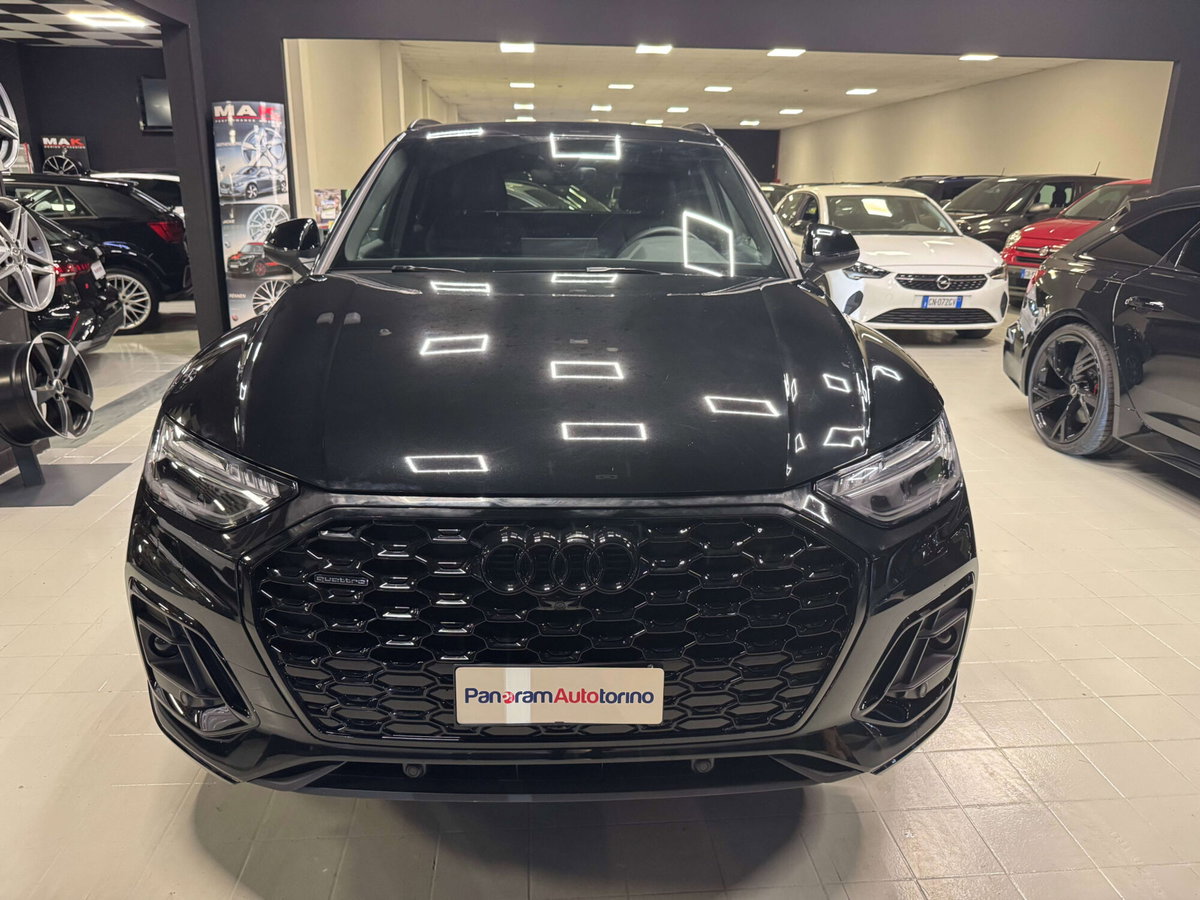 Audi Q5 Sportback 40 2.0 tdi mhev 12V Identity Black quattro s-tronic (2)