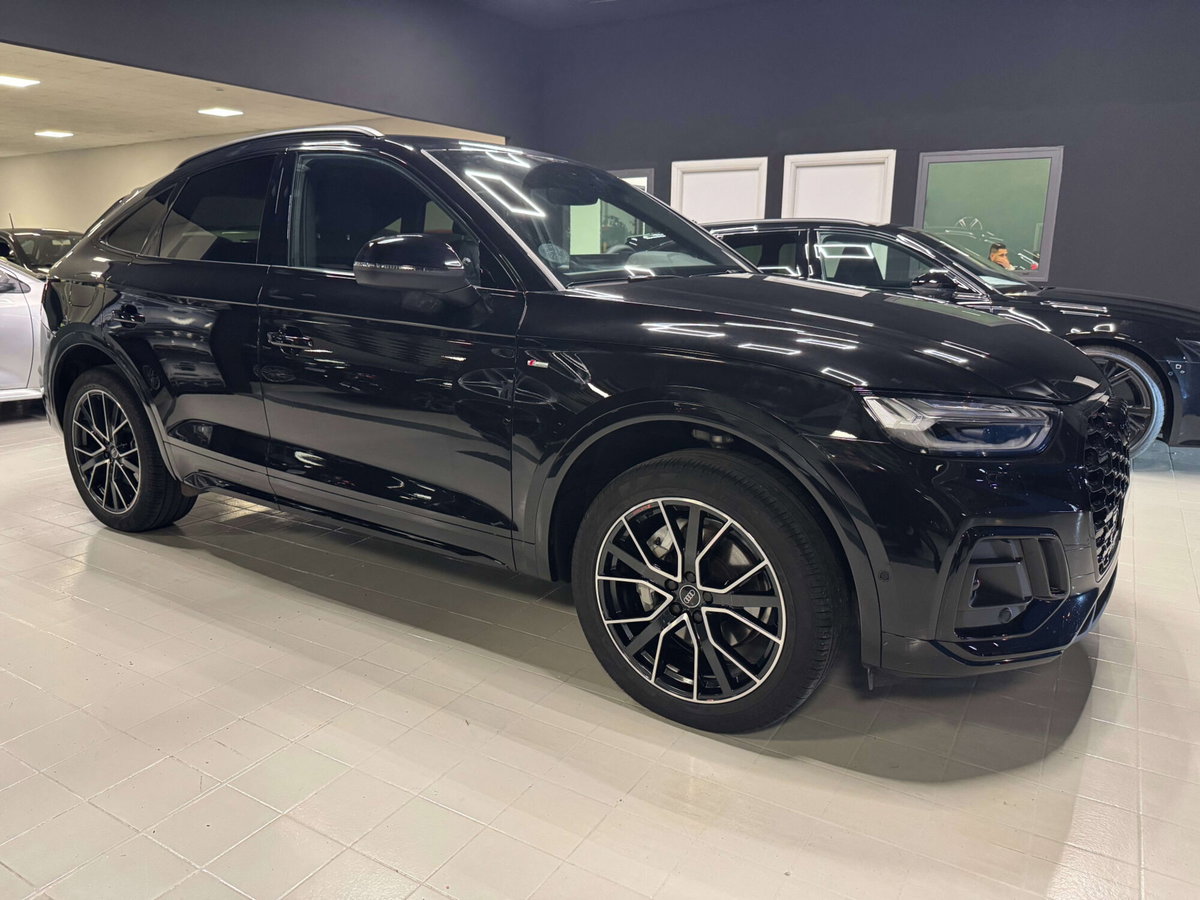 Audi Q5 Sportback 40 2.0 tdi mhev 12V Identity Black quattro s-tronic (8)