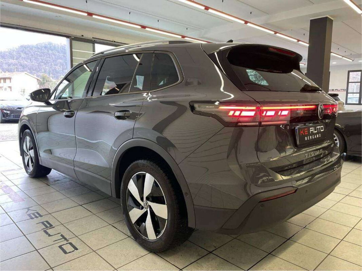 Volkswagen Tiguan 1.5 etsi R-Line 150cv dsg (4)