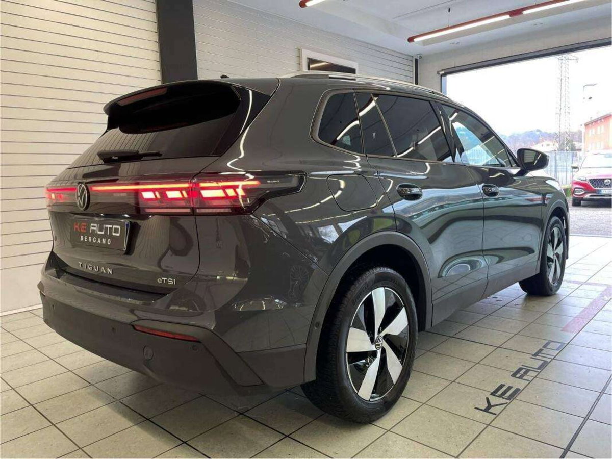 Volkswagen Tiguan 1.5 etsi R-Line 150cv dsg (6)
