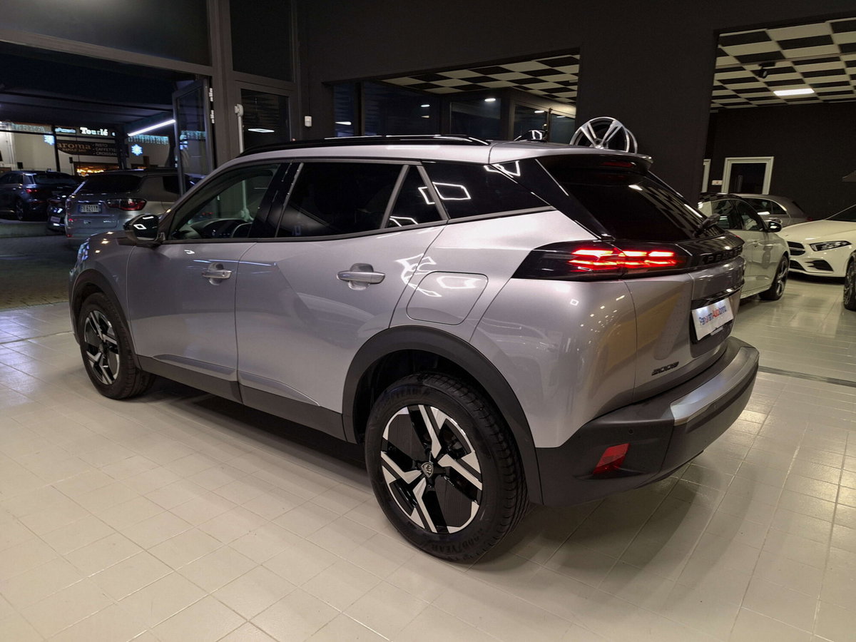 Peugeot 2008 PureTech 100 S&S Allure (4)