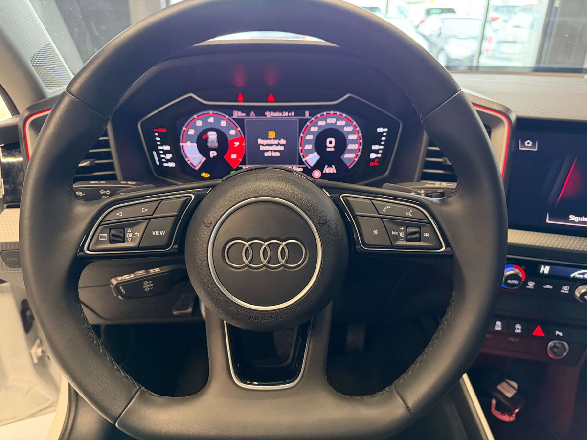 Audi A1 Sportback 30 1.0 tfsi Identity Black 116cv s-tronic (14)