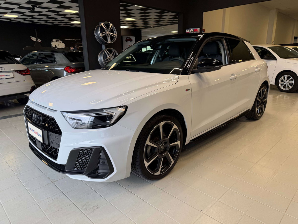 Audi A1 Sportback 30 1.0 tfsi Identity Black 116cv s-tronic (3)