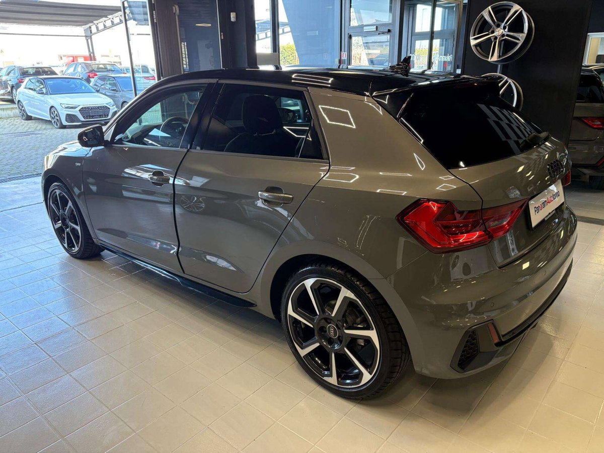 Audi A1 Sportback 30 1.0 tfsi Identity Black 116cv s-tronic (3)