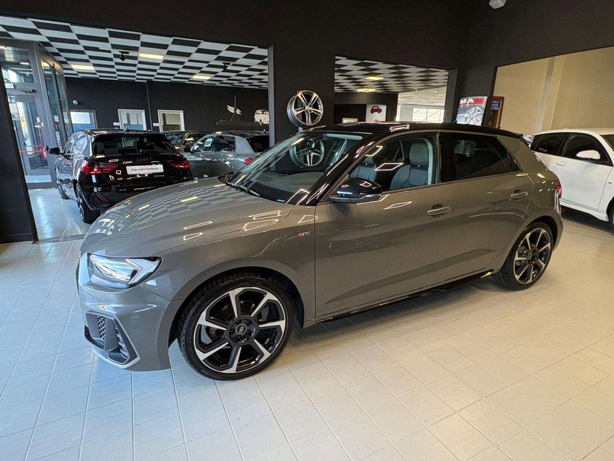 Audi A1 Sportback 30 1.0 tfsi Identity Black 116cv s-tronic (8)
