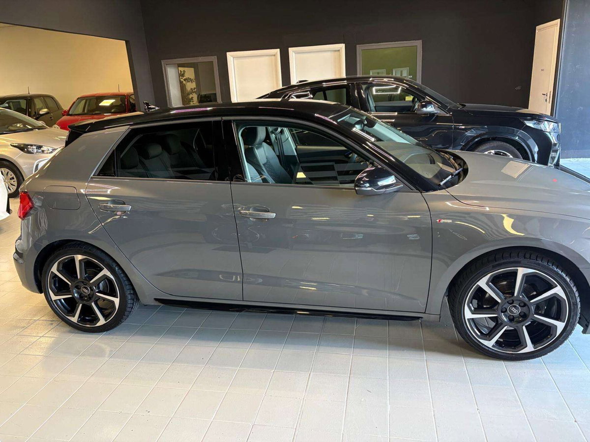 Audi A1 Sportback 30 1.0 tfsi Identity Black 116cv s-tronic (9)