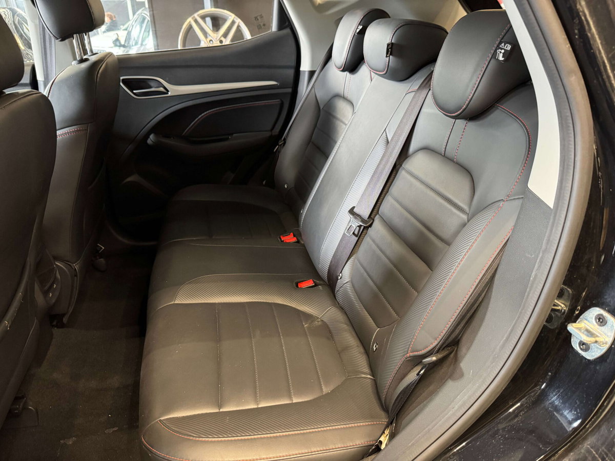 Mg ZS ZS 1.5 Luxury (13)
