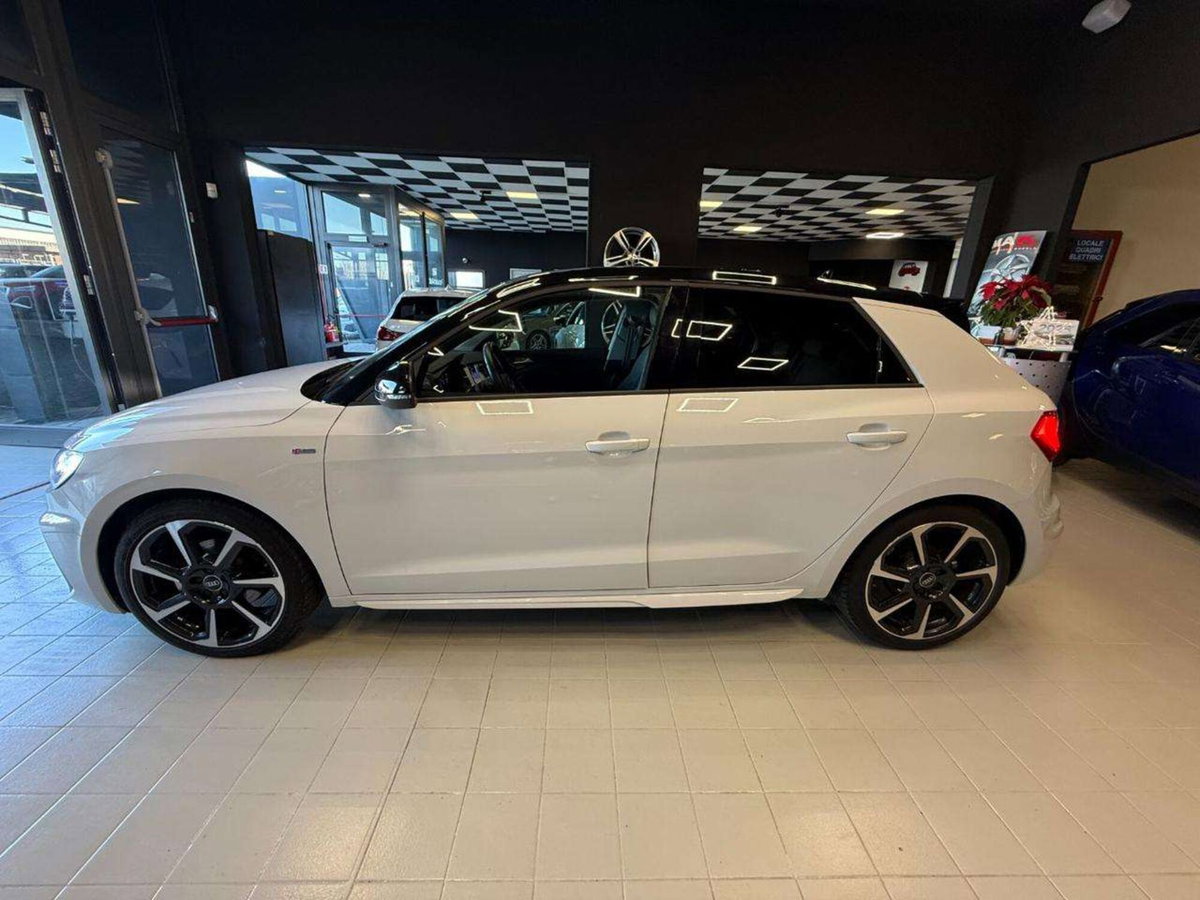 Audi A1 Sportback 30 TFSI Identity Black (4)