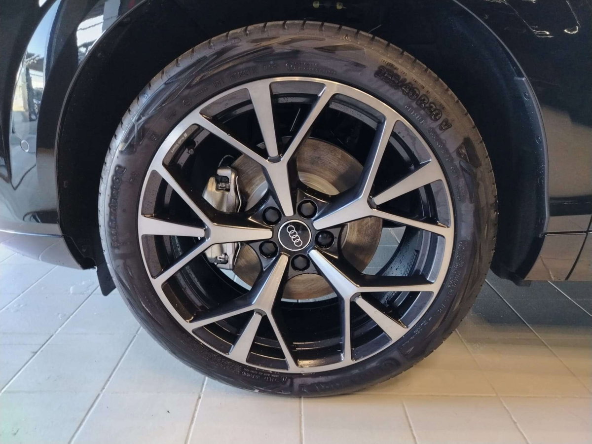 Audi Q3 Sportback 35 2.0 tdi Identity Black s-tronic (7)
