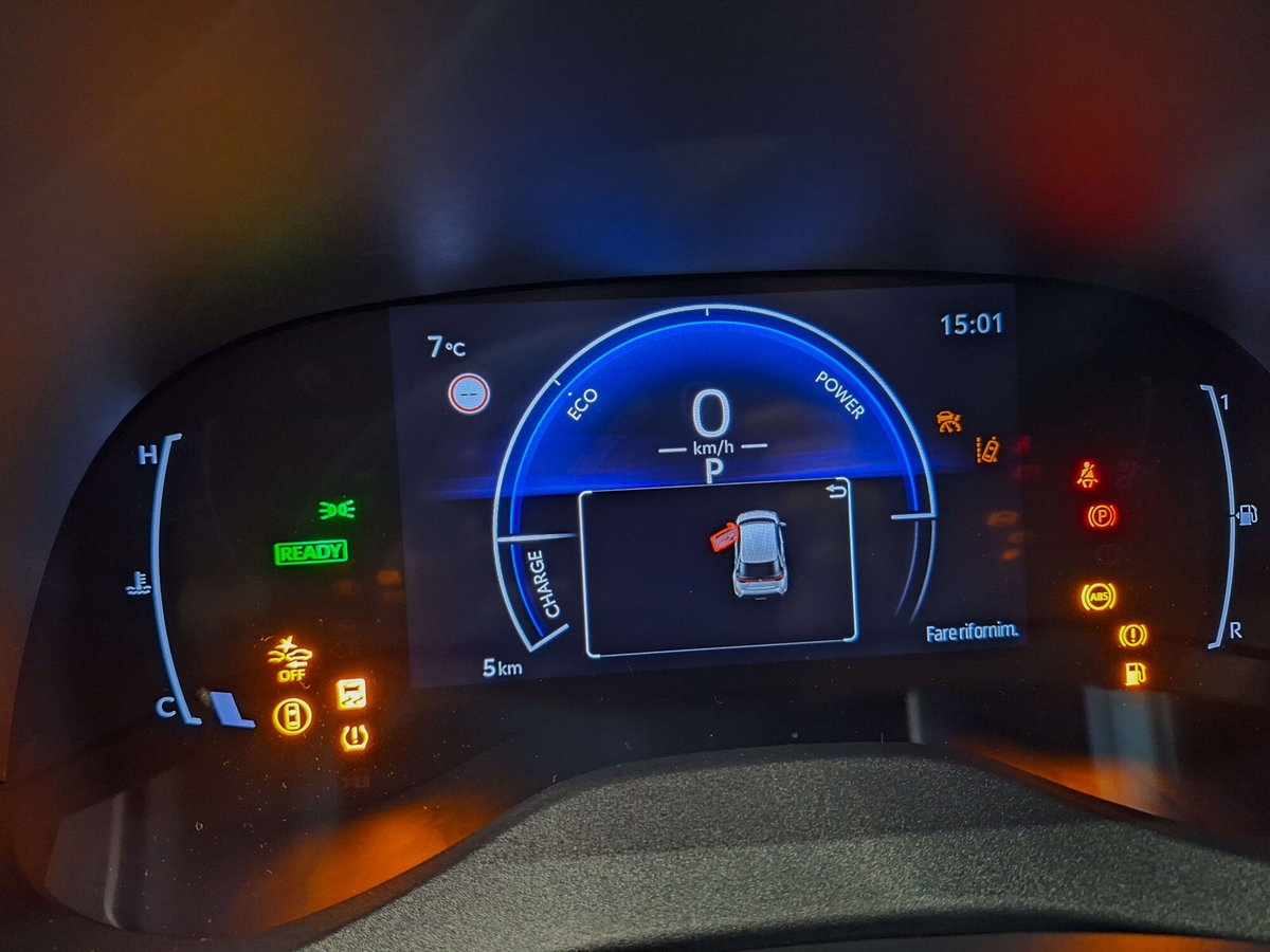 Toyota Yaris Cross 1.5h GR Sport Black Sky fwd 116cv e-cvt (11)