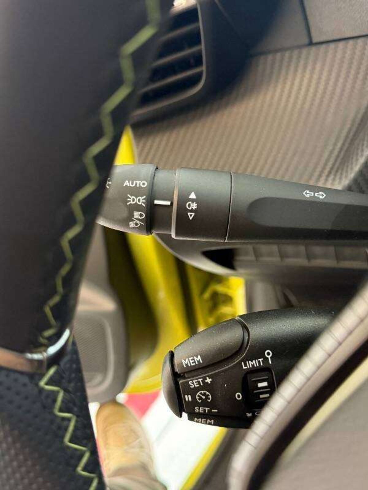Peugeot 208 PureTech 100 Stop&Start 5 porte GT (15)