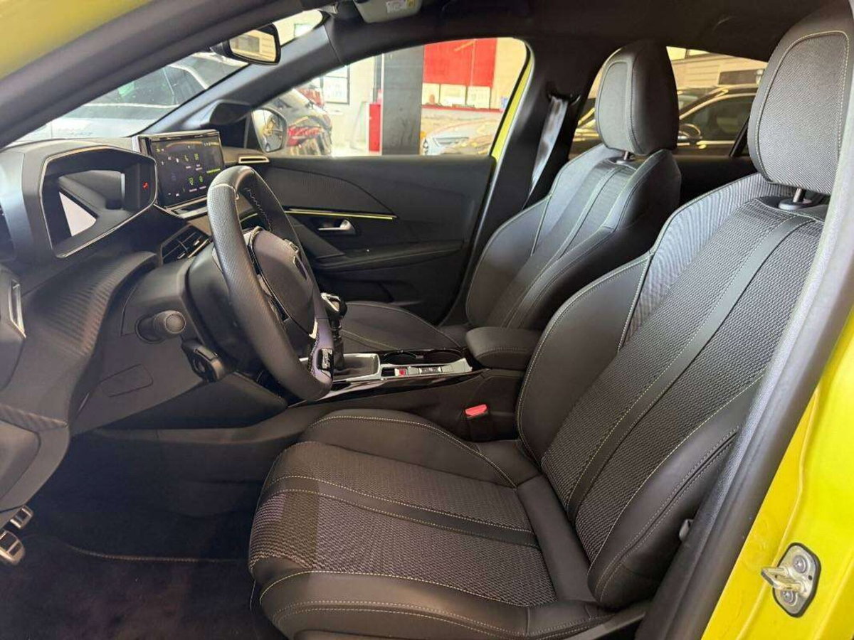 Peugeot 208 PureTech 100 Stop&Start 5 porte GT (9)