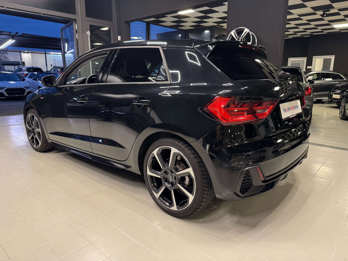 Audi A1 Sportback 30 1.0 tfsi Identity Black 116cv s-tronic (4)