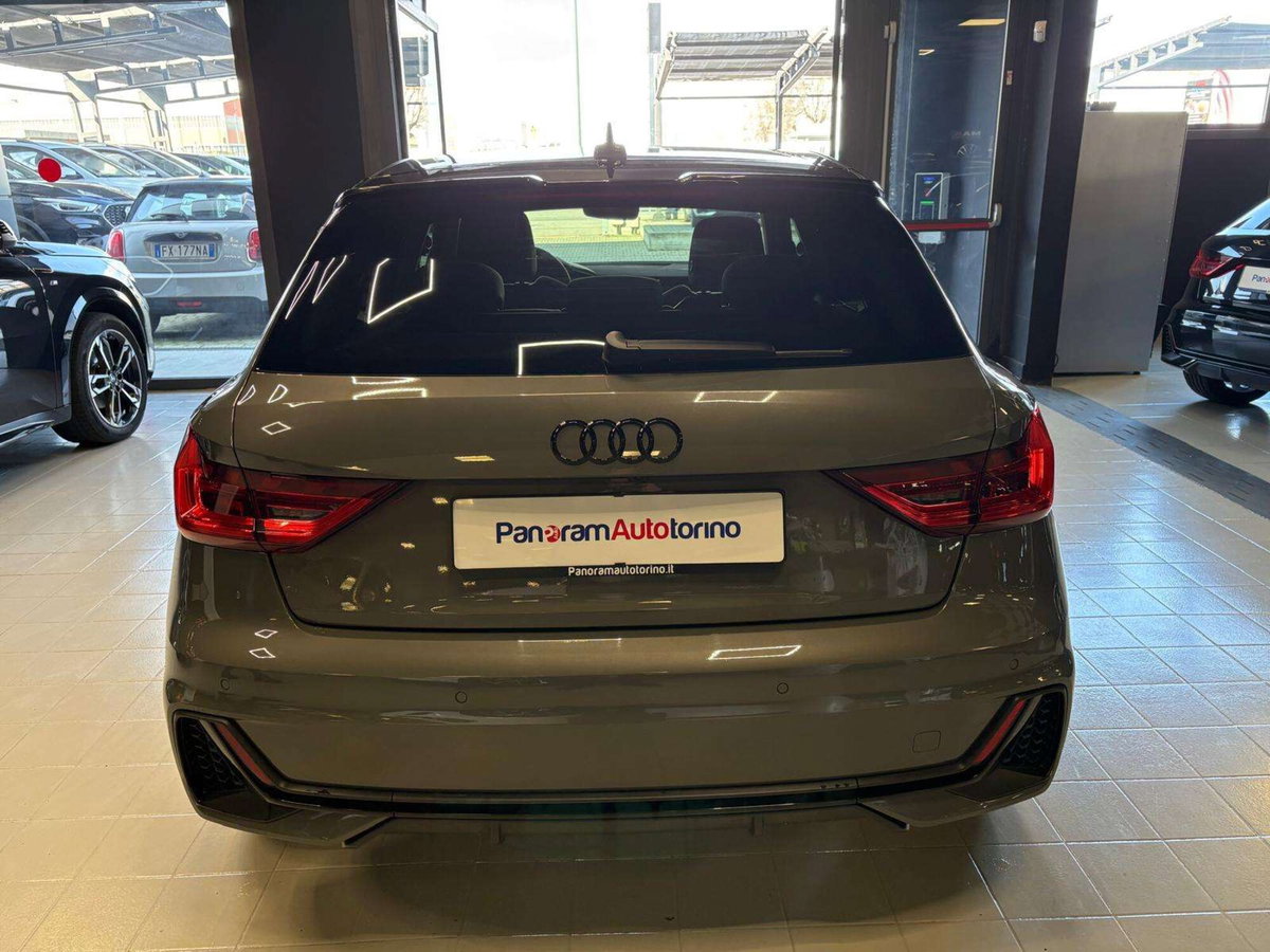 Audi A1 Sportback 30 1.0 tfsi Identity Black 116cv s-tronic (5)