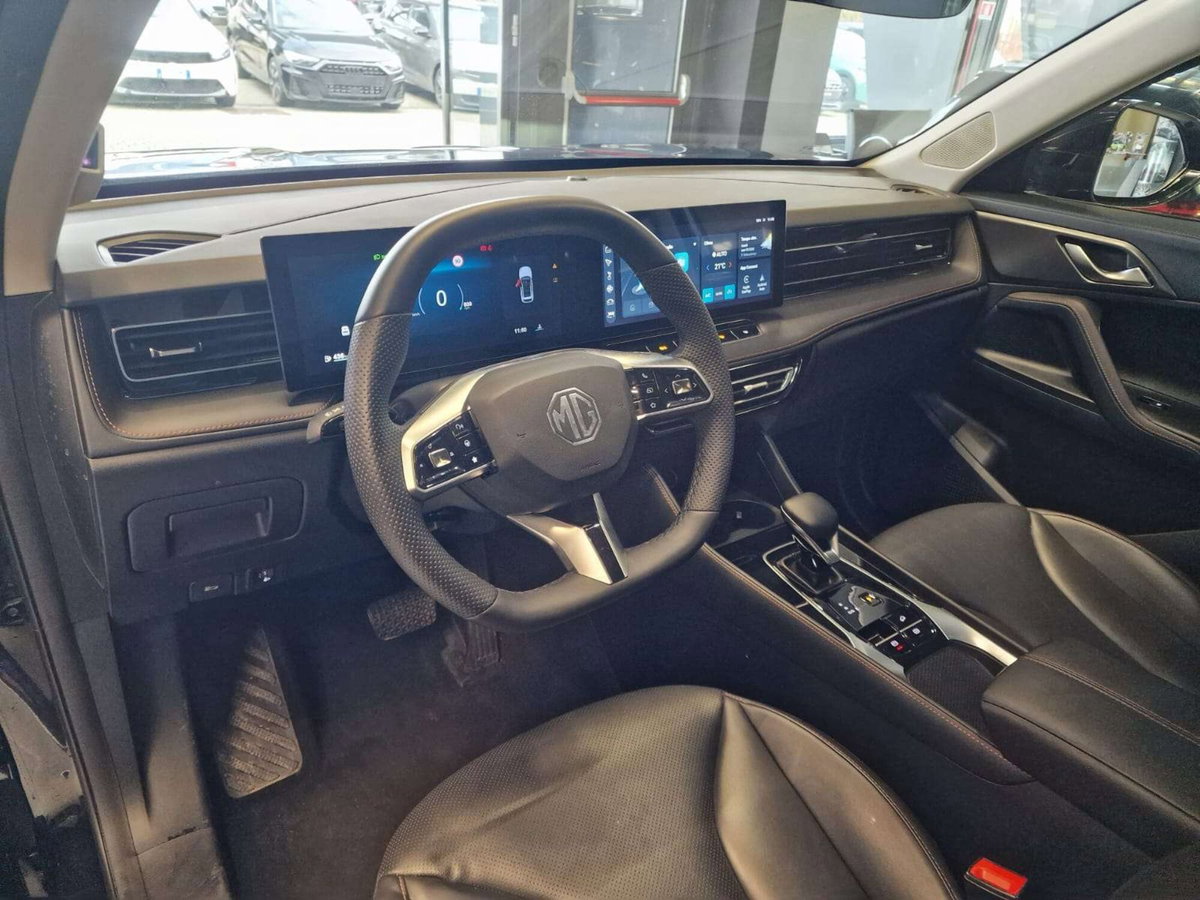 Mg HS 1.5 Luxury auto (12)