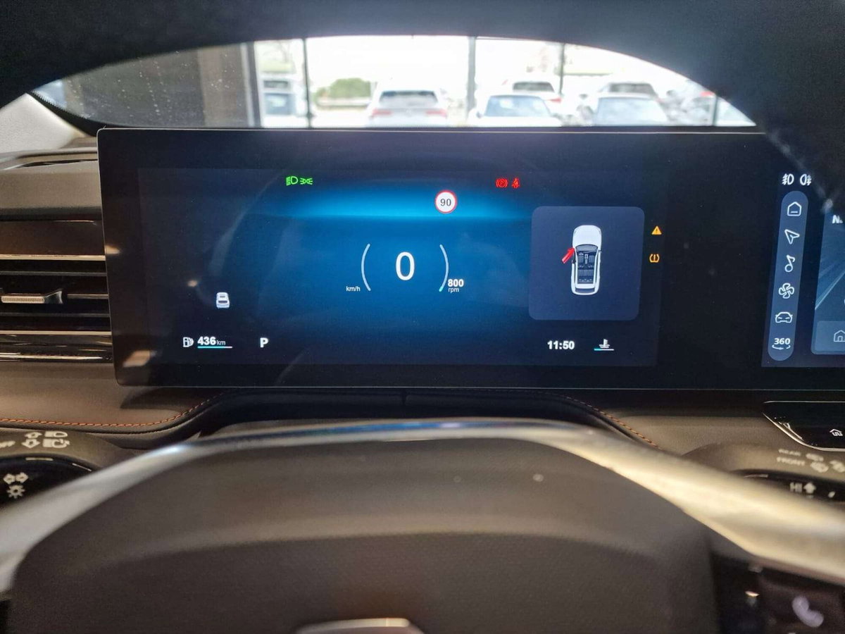 Mg HS 1.5 Luxury auto (16)