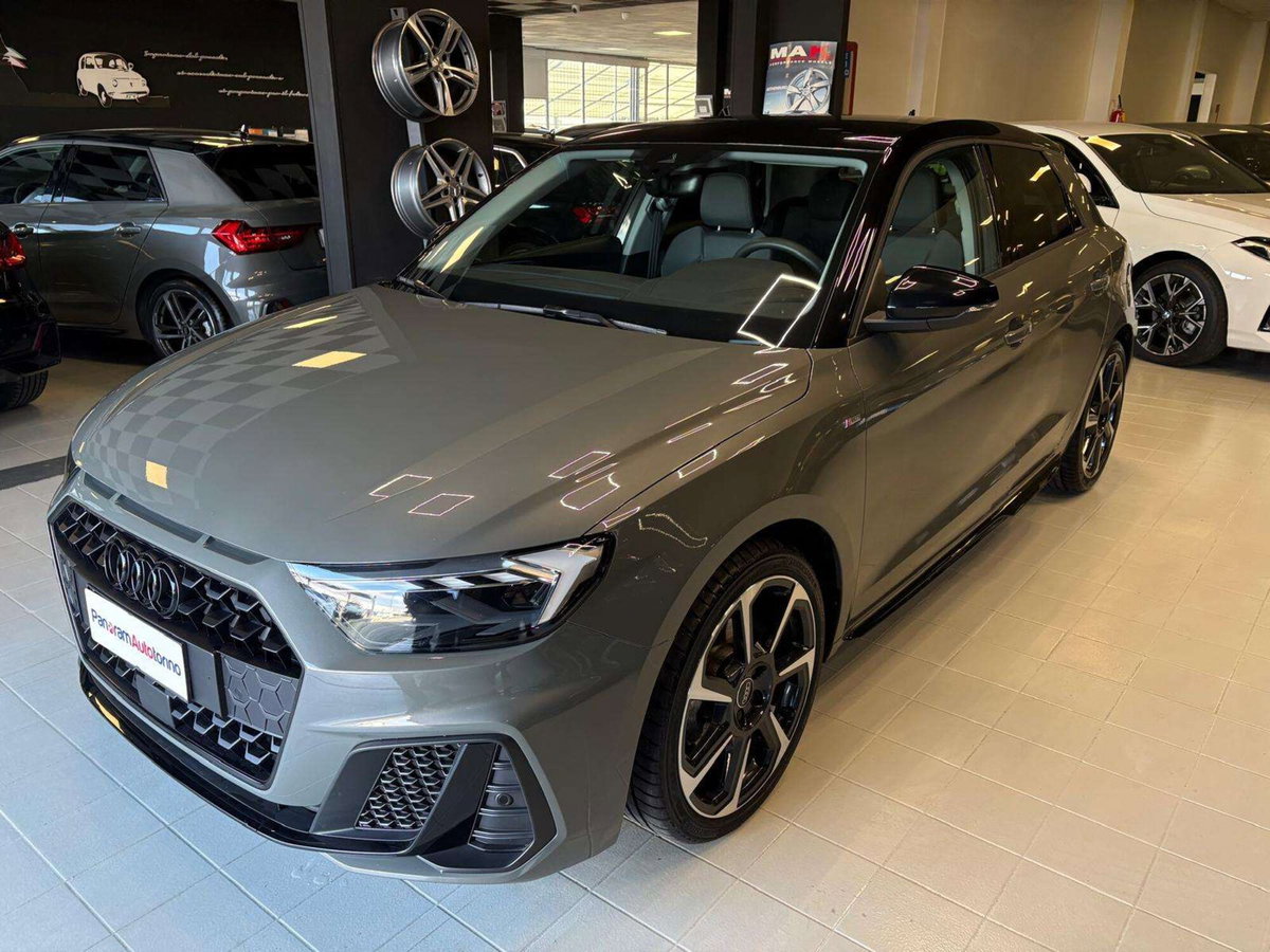 Audi A1 Sportback 30 1.0 tfsi Identity Black 116cv s-tronic (2)
