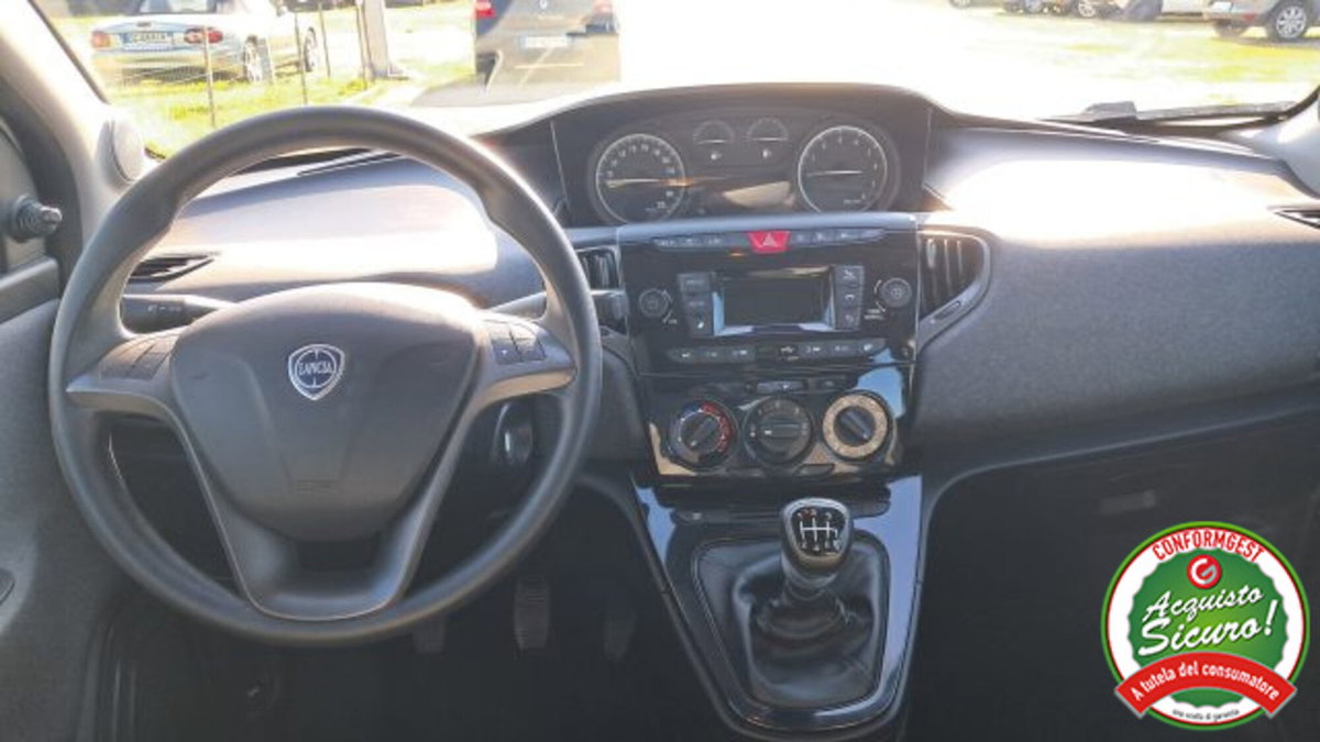 Lancia Ypsilon 1.0 FireFly 5 porte S&S Hybrid Ecochic Silver (3)