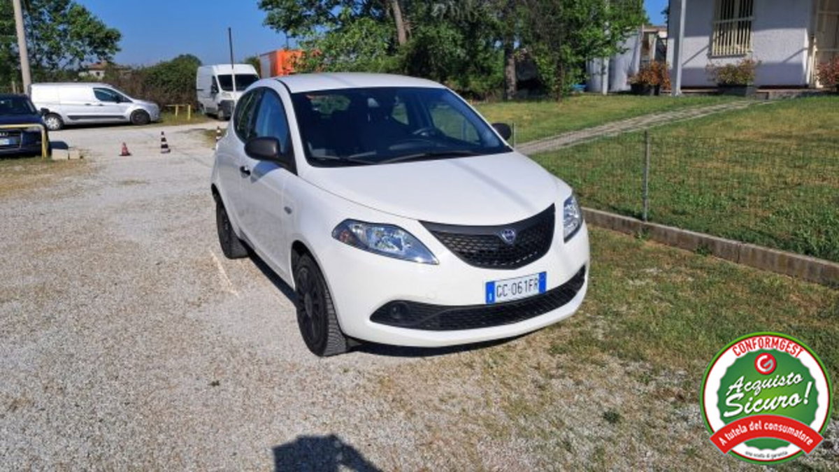 Lancia Ypsilon 1.0 FireFly 5 porte S&S Hybrid Ecochic Silver (8)