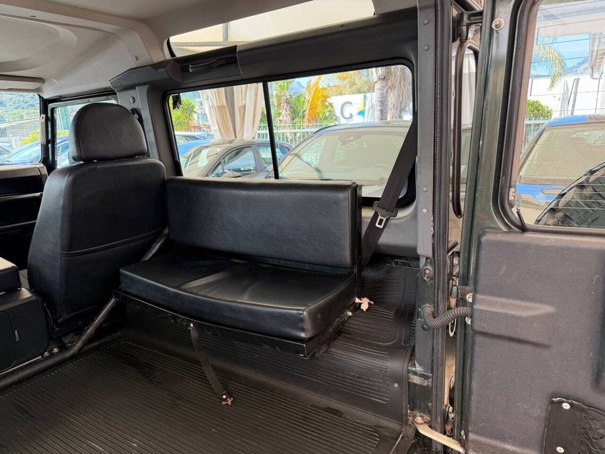 Land Rover Defender 90 2.4 TD4 Pick Up S (10)